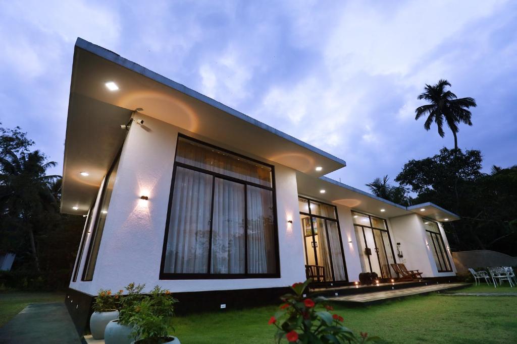 The Glade villa at dusk